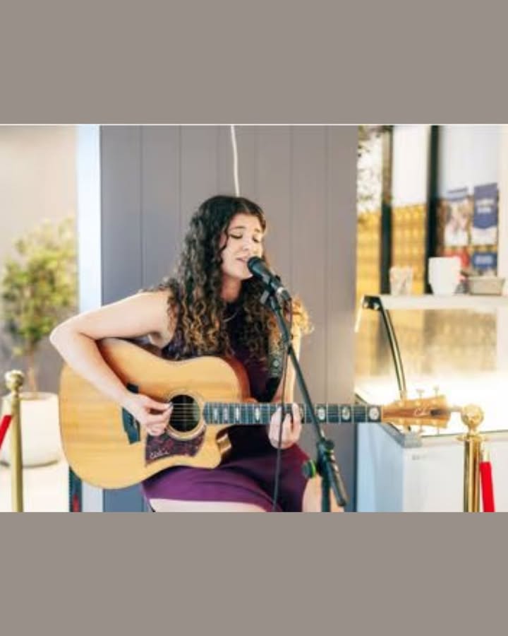 Featured image for “Live Music with Amy Fredes at Club Belrose – Free Entry”
